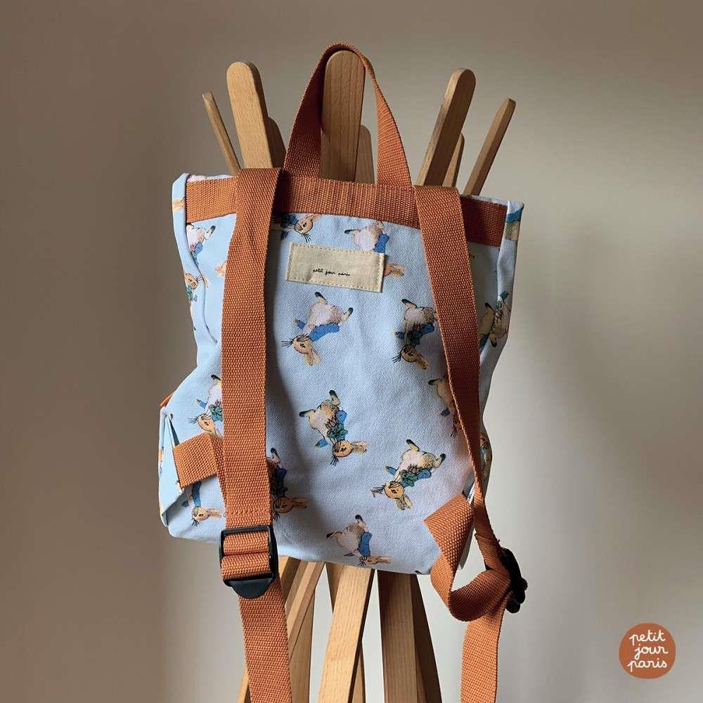Mochila Roll Top Peter Rabbit Azul e Castanho 30x28cm - Image 3