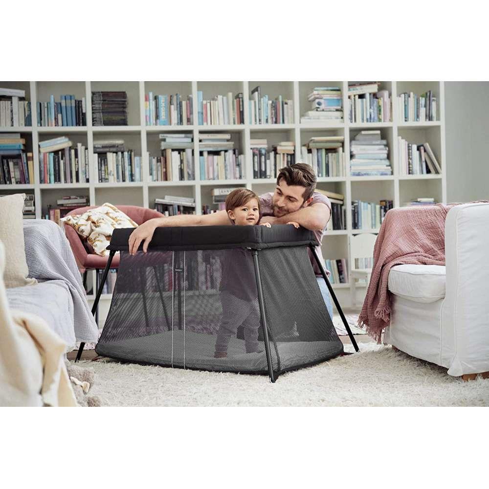 Cama de Viagem BabyBjörn Light Mesh Black com Lençol Ajustável - Image 3