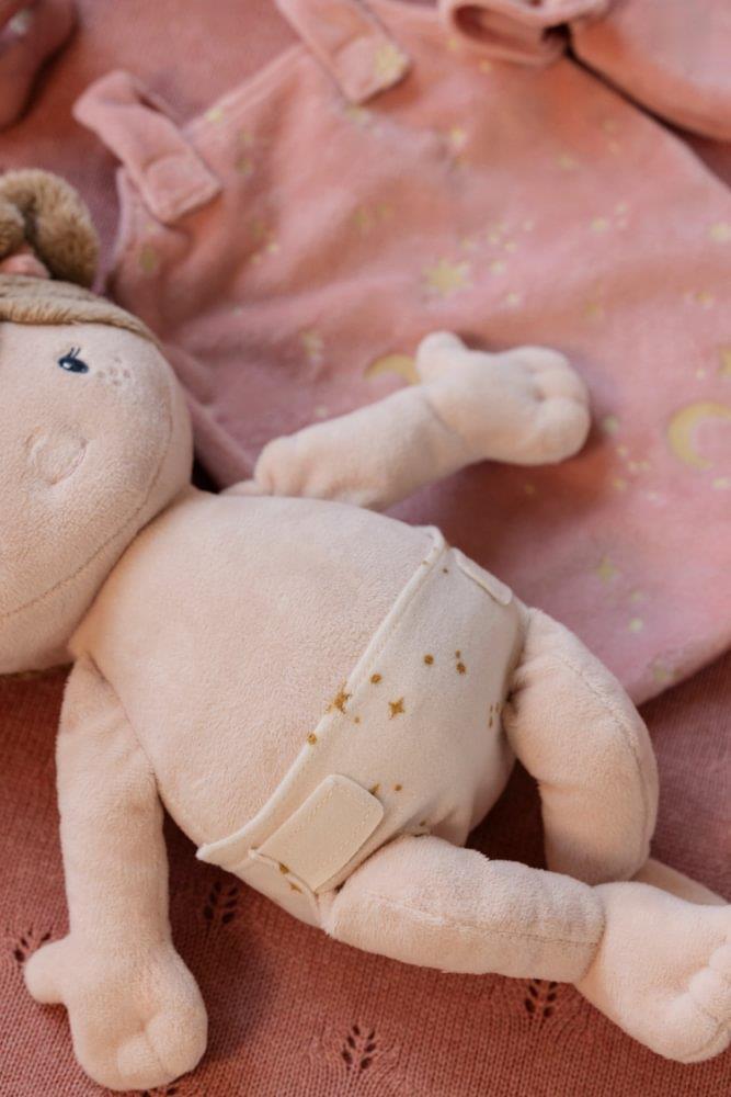 Boneca de Peluche Little Dutch Rosa com Saco de Dormir Brilha no Escuro - Image 10