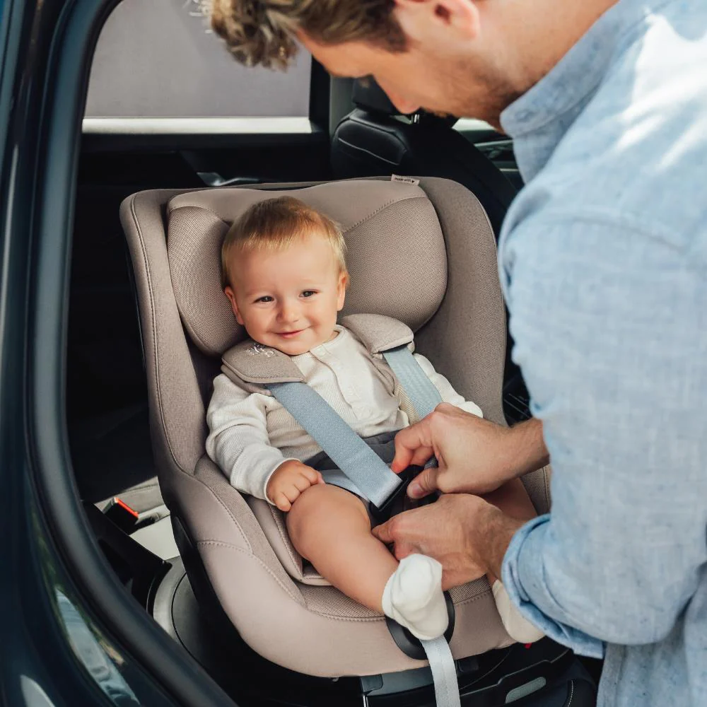 Britax Römer DualFix Pro M Style Carbon Black 61-105cm - Image 8