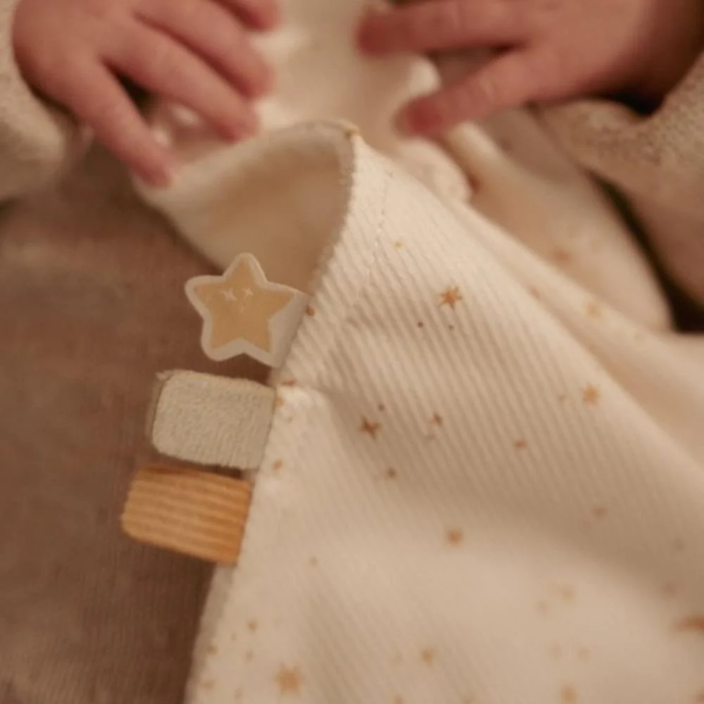 Doudou com Mordedor e Fita para Chupeta Little Dutch Newborn Naturals - Image 9