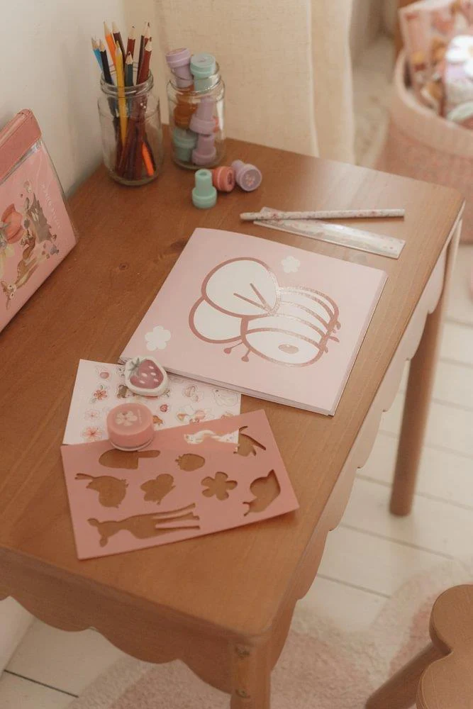 Livro de Colorir Little Dutch Fairy Garden - Image 3