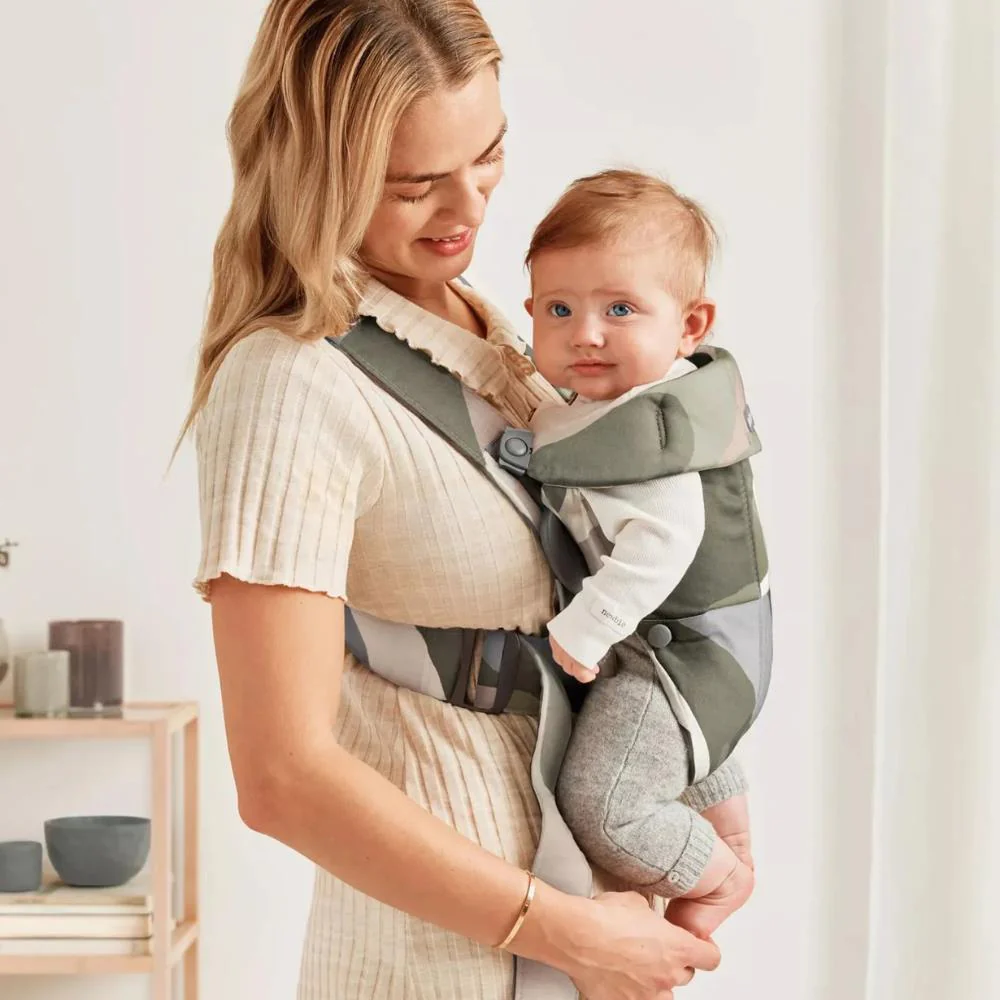 Marsúpio/Porta-Bebés BabyBjörn Mini Algodão Khaki/Green Print - Image 8