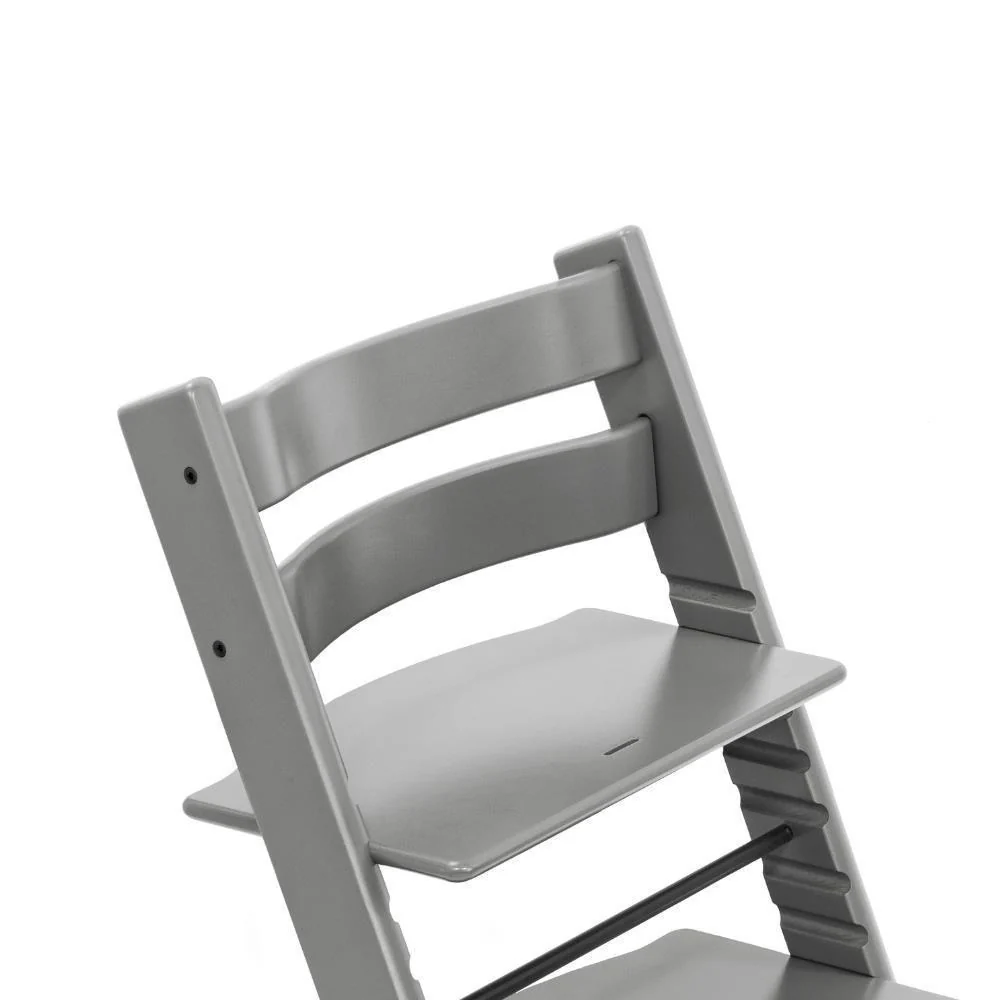 Pack Cadeira da Papa Stokke Tripp Trapp em Madeira Storm Grey + Newborn Set Grey + Almofada Clássica Nordic Grey - Image 2