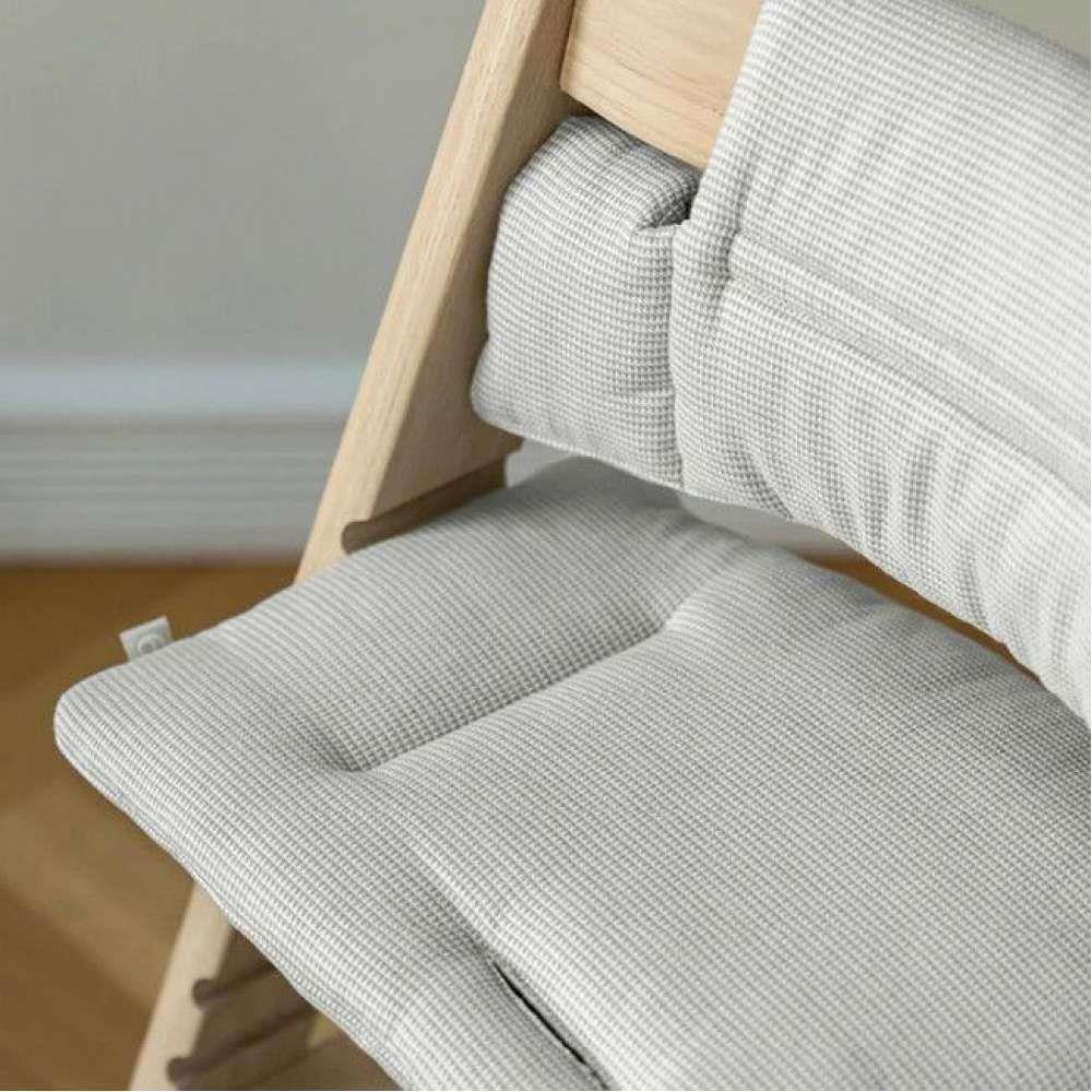 Pack Cadeira da Papa Stokke Tripp Trapp em Madeira White + Newborn Set Grey + Almofada Clássica Nordic Grey - Image 6