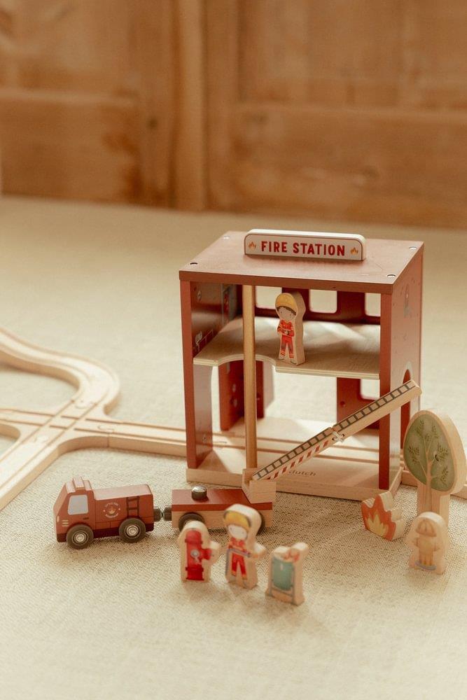 Quartel Bombeiros com Figuras em Madeira LittleDutch - Image 9
