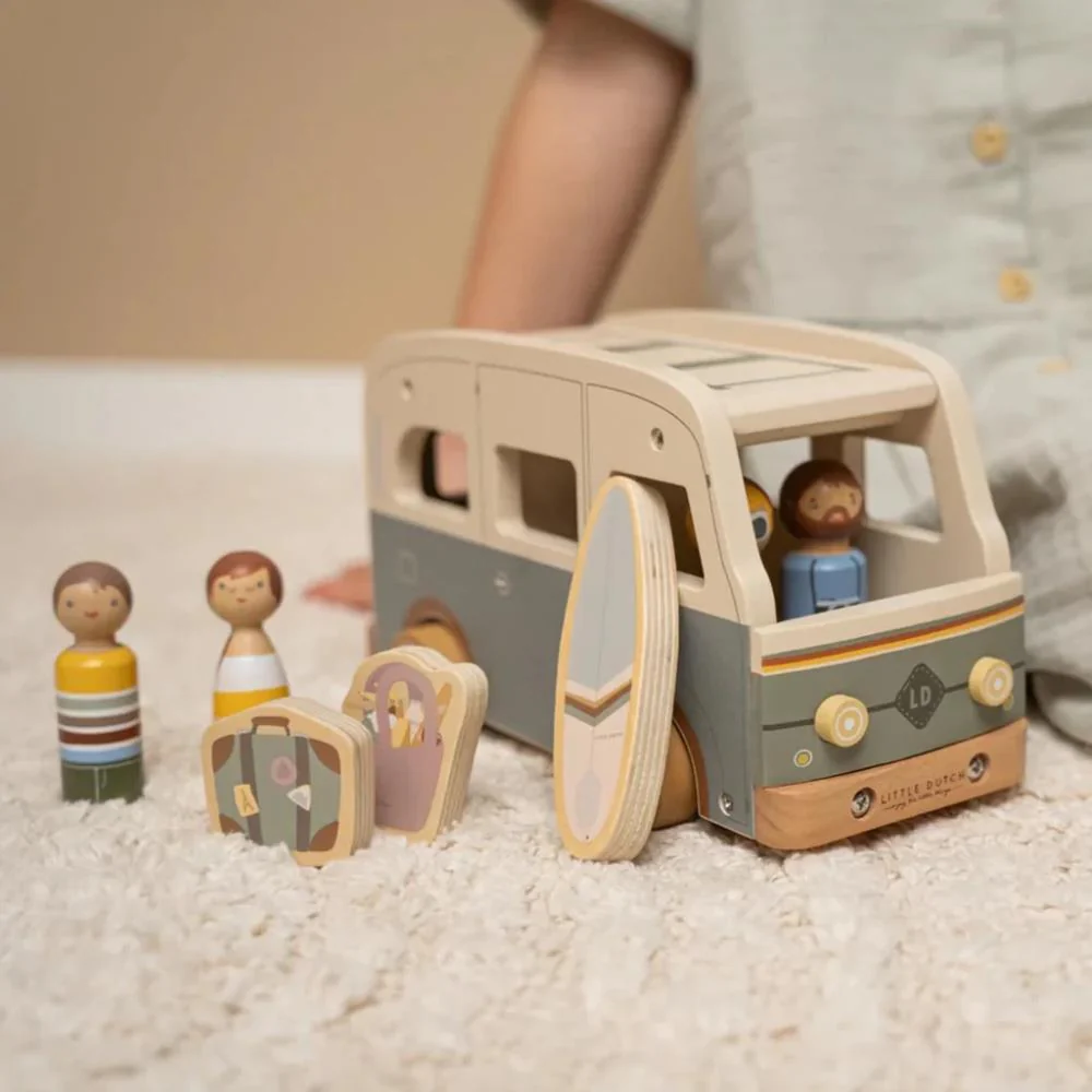 Vintage Camper Van e Família de Férias Little Dutch em Madeira - Image 5