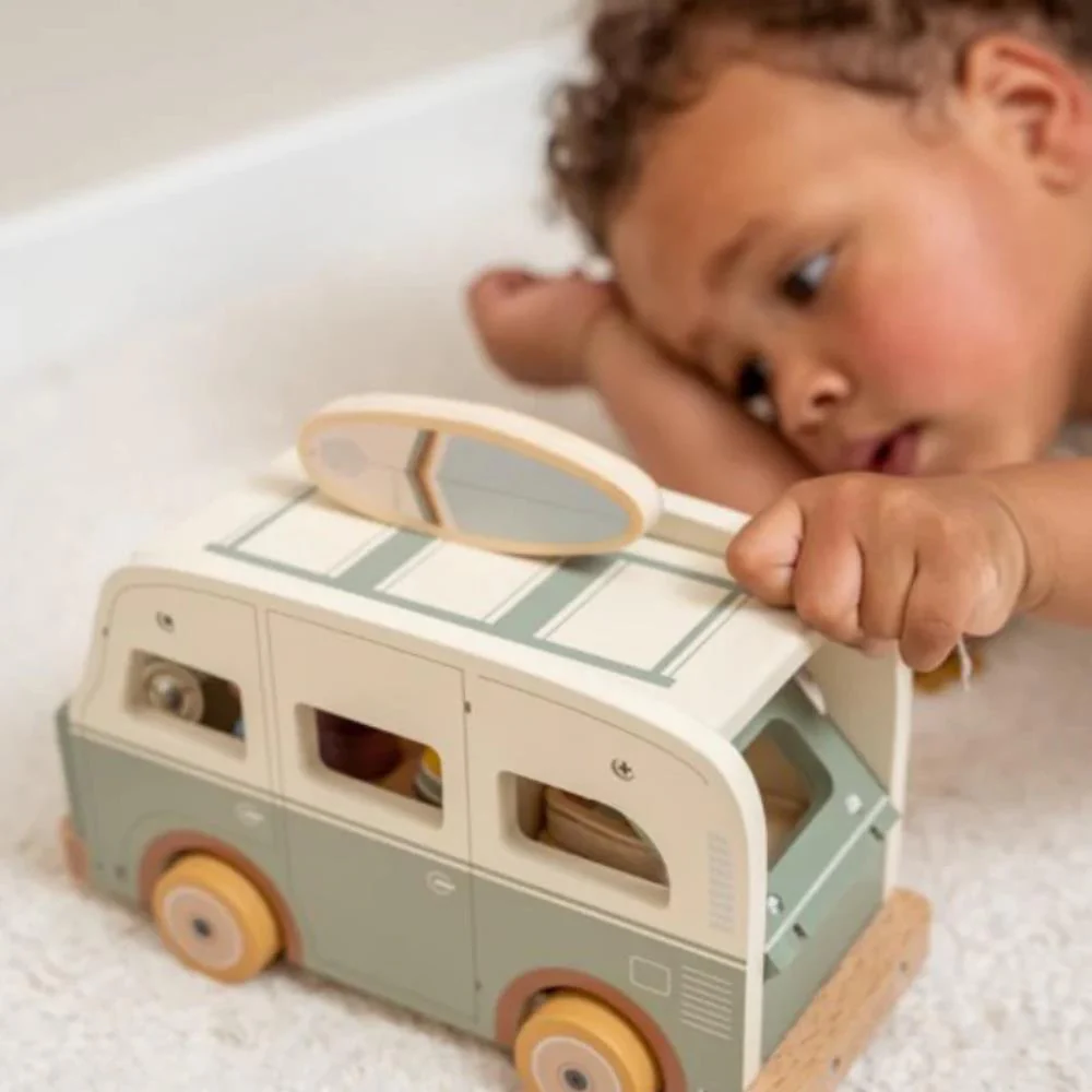 Vintage Camper Van e Família de Férias Little Dutch em Madeira - Image 6